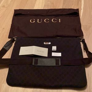 100% Authentic Gucci crossbody dark brown & black